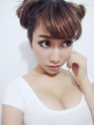 挽起裙子迈开腿让我c